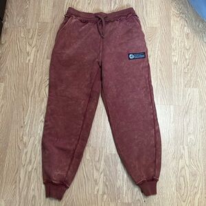Alphalete sweatpants in Terracotta